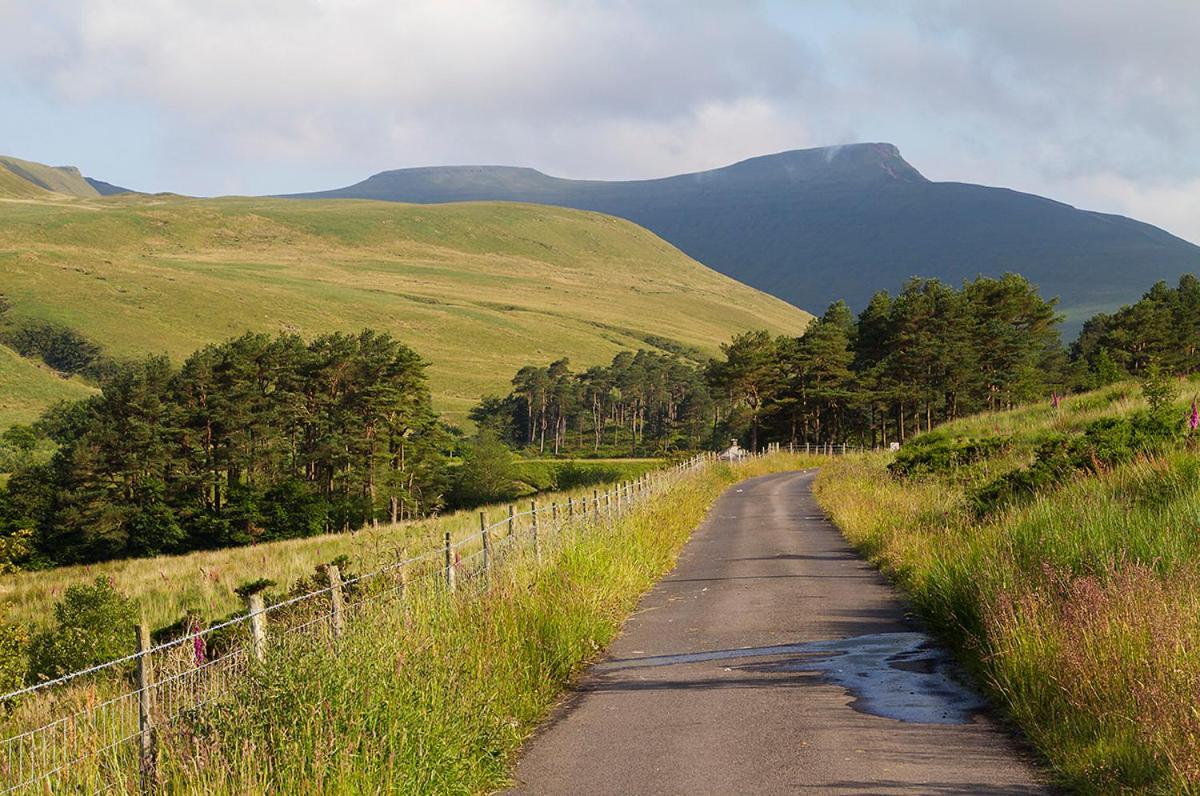 Picturesque 2 Bedroom Miners Cottage Near Bike Park Wales & Brecon Beacons Merthyr Tydfil Dış mekan fotoğraf